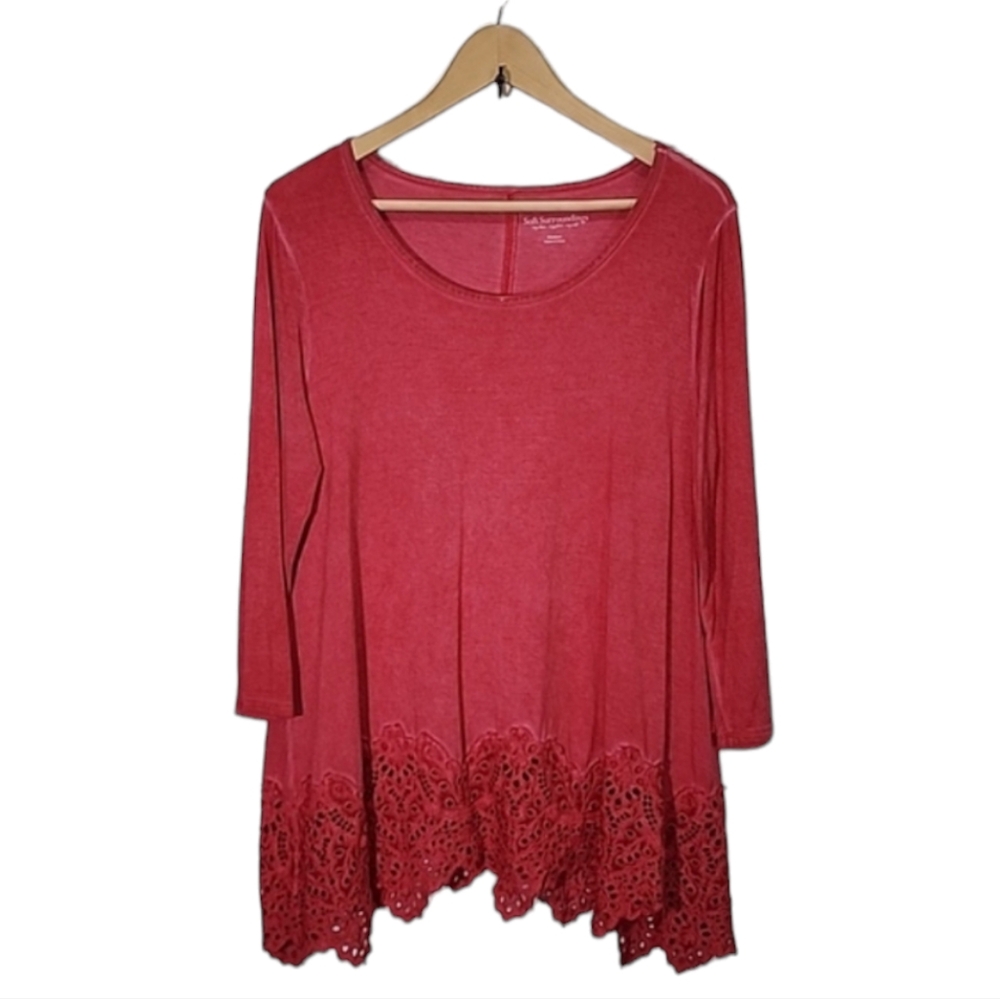 SoftSurroundings Delaynie lace hem tunic mulberry color size M